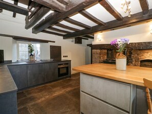 洗碗機、鍋具/餐盤/廚房用品