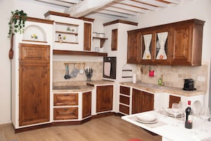 Réfrigérateur, four, plaque de cuisson, lave-vaisselle