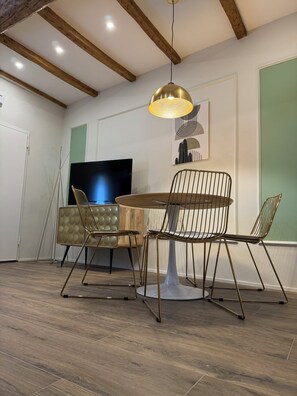 30-inch flat-screen TV with digital channels - HouSmart Emilia 15 (San Lazzaro di Savena)