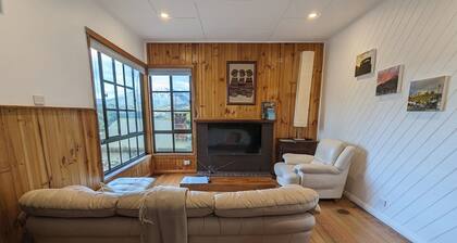 Owen: Spacious very comfy, genuine quality & views, quiet yet close to amenities