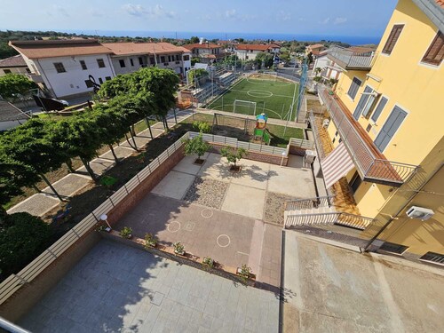 VACATION HOUSE "WISTERIA" ZAMBRONE CENTER