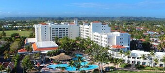 Dorado Bliss | Spacious 4BR villa w beach access