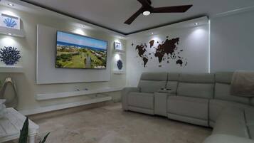 Smart TV, table tennis