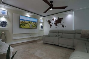 Smart TV, table tennis