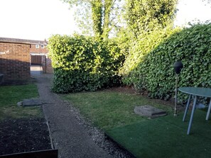 House | Property grounds - Charming Chestnut Cottage in Huntingdon (Huntingdon)