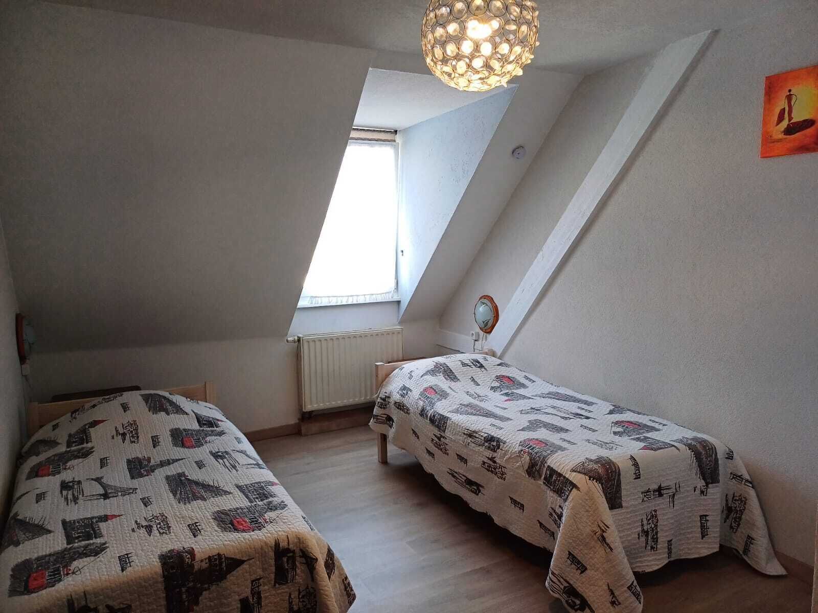 2 quartos, ferros/tábuas de passar roupa, Wi-Fi, roupa de cama