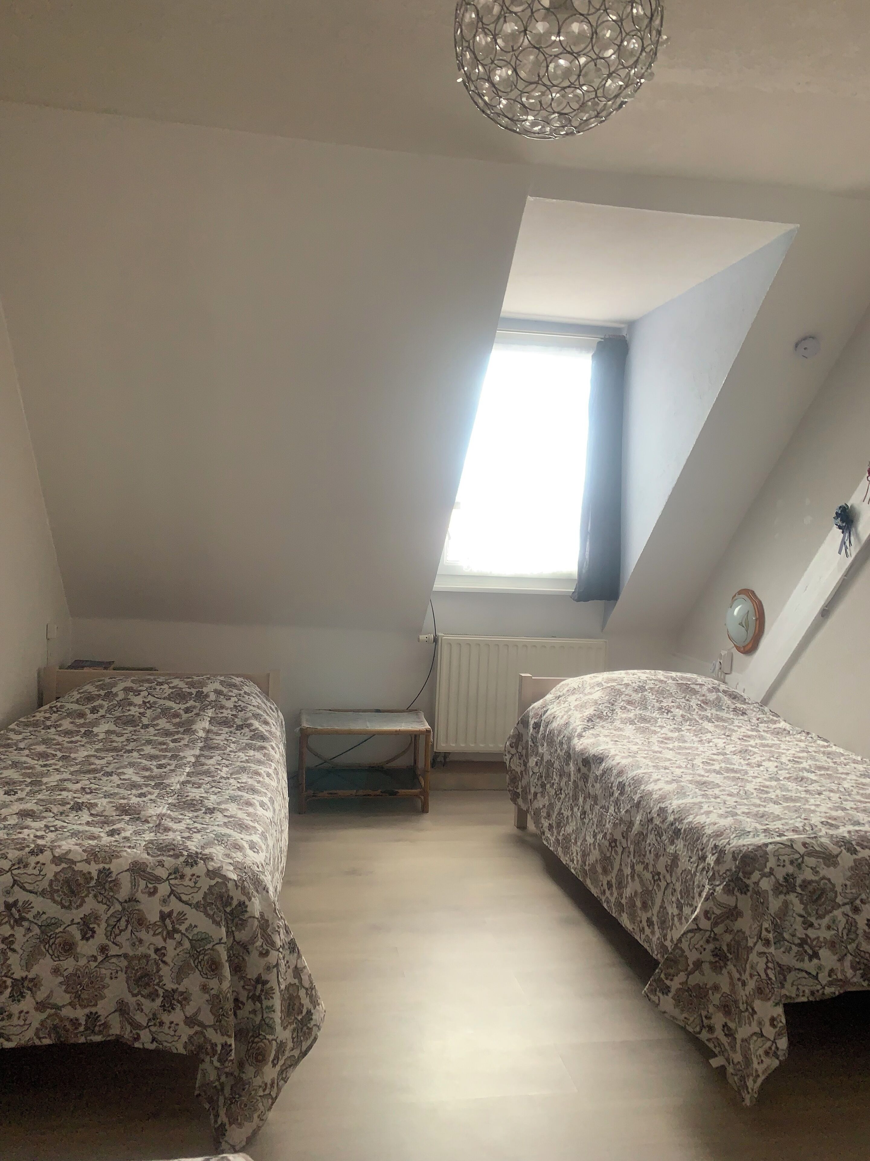 2 quartos, ferros/tábuas de passar roupa, Wi-Fi, roupa de cama