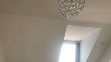 2 quartos, ferros/tábuas de passar roupa, Wi-Fi, roupa de cama