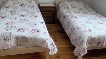 2 Schlafzimmer, Bügeleisen/Bügelbrett, WLAN, Bettwäsche