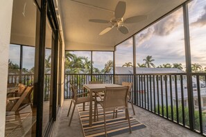 Outdoor dining - Palm Haven - Upscale Captiva Island Condo (Captiva)