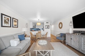 Smart TV - Ocean's Edge - Beachfront Luxury Condo (Captiva)