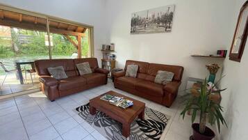 TV, DVD player, stereo