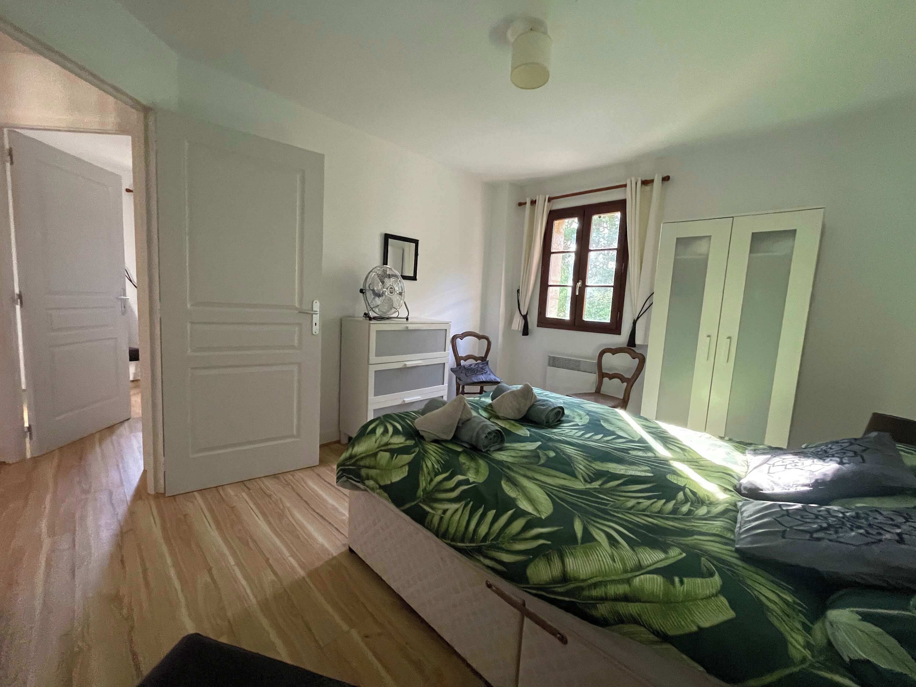 4 soverom, strykejern/-brett, reiseseng for barn og wi-fi