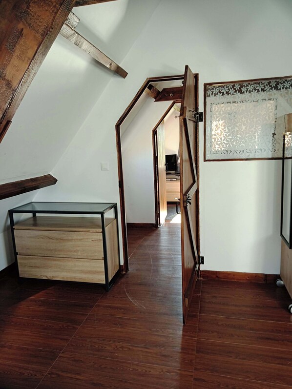 Interior - BUTTERFLY COTTAGE : rustic & charming cottage in Normandy (Tessy-Bocage)