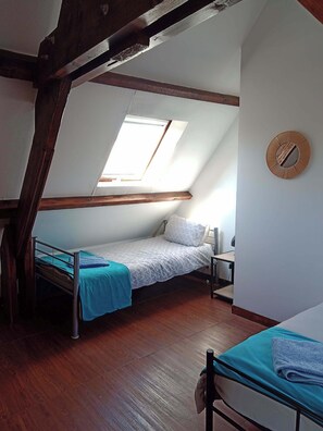 2 bedrooms, WiFi, bed sheets - BUTTERFLY COTTAGE : rustic & charming cottage in Normandy (Tessy-Bocage)