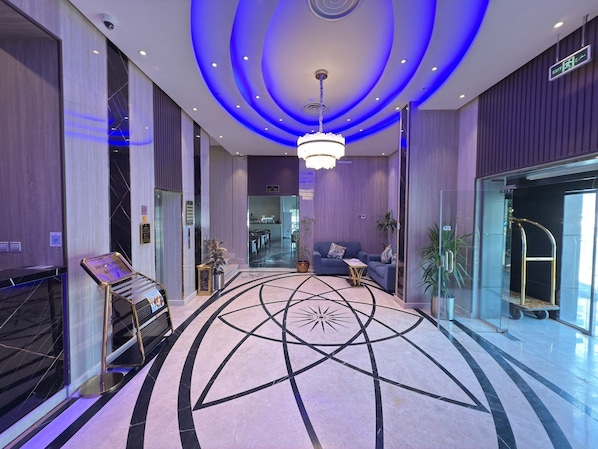 56-cm Smart TV with digital channels