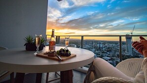تناول الطعام بالخارج