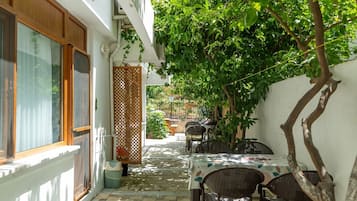 Appartement, vue jardin | 2 chambres, Wi-Fi gratuit