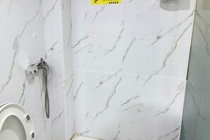 Bathroom - Huile Holiday Hostel (Shanghai)