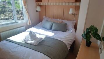 3 bedrooms, iron/ironing board, travel cot, free WiFi