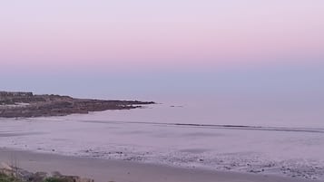 På stranden