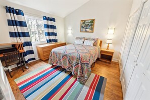 2 makuuhuonetta, silitysrauta/-lauta, Wi-Fi, vuodevaatteet