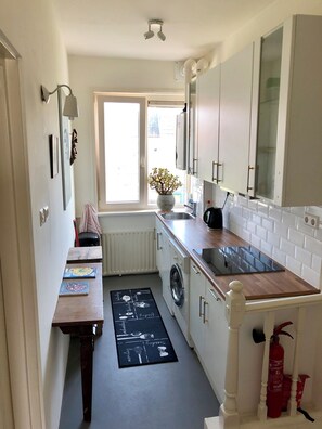 Microwave, dishwasher