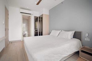 2 bedrooms, iron/ironing board, WiFi, bed sheets