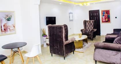 Hollysee Hotel and Suites