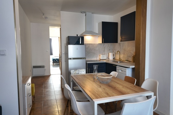 Kühlschrank, Mikrowelle, Herdplatte, Geschirrspüler