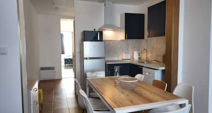 Large city apartment with 2 private indoor parking spaces
