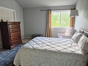 3 bedrooms, iron/ironing board, WiFi, bed sheets