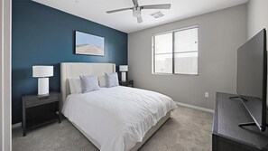 2 habitaciones, escritorio, tabla de planchar con plancha y wifi 