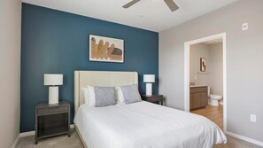 2 bedrooms, desk, iron/ironing board, WiFi