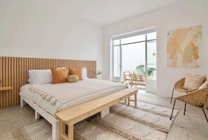 6 bedrooms, iron/ironing board, travel crib, WiFi