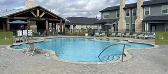 Landing | Spectacular 3BD, Gym, Pool