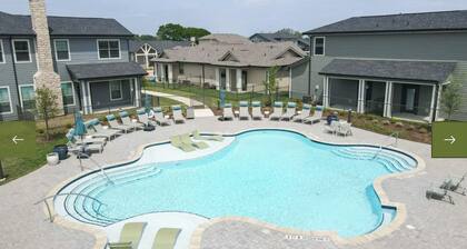 Landing at Home at Waller - 3 Bedrooms in Waller
