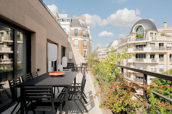 Apartamento, 4 quartos, sacada | Terraço/pátio