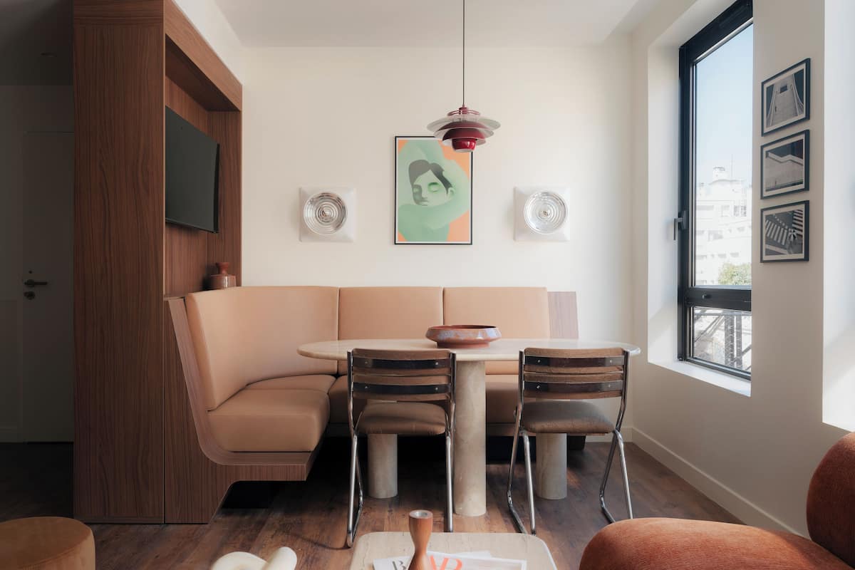 Klassiek appartement | Woonruimte | Flatscreentelevisie, Netflix, streamingdiensten en een kantoor