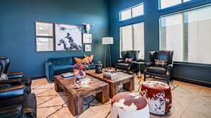 Interior - Landing | Chic 2BD, Pool, Gym (Fort Worth)