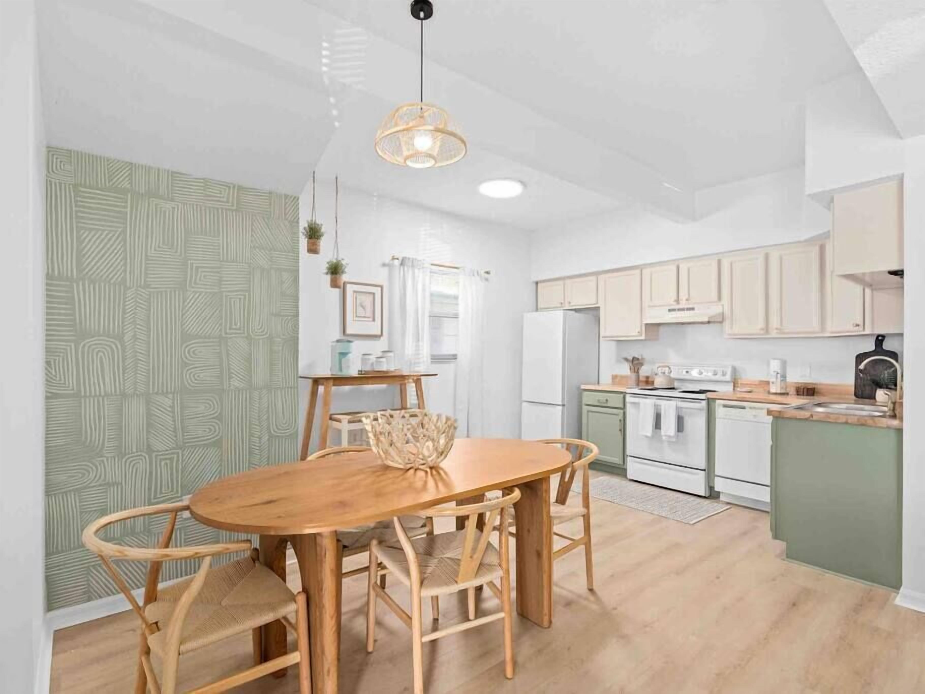 House, 2 Bedrooms, Lake View, Lakeside | Dining room