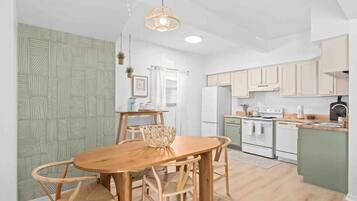 House, 2 Bedrooms, Lake View, Lakeside | Dining room