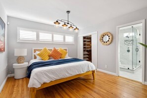 3 bedrooms, iron/ironing board, travel cot, WiFi