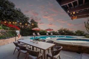 Pool - Overlooking Luxury | Pool Heat | Spa | Games (Pico Rivera)