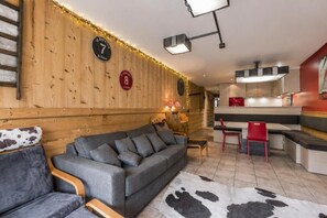 Interior - 300m from resort center, 1st floor, view resort, terrace, tv, 62m², La Clusaz (La Clusaz)