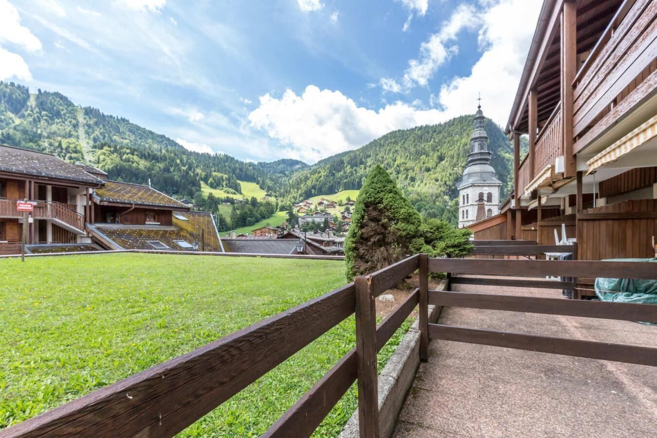 المنطقة المحيطة بالمنشأة