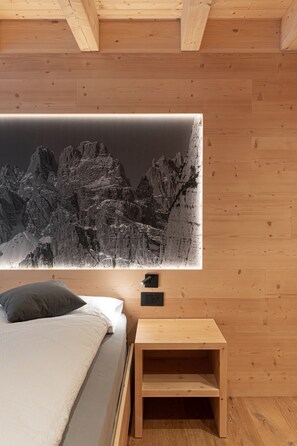 2 Schlafzimmer, Schreibtisch, Reisekinderbett, kostenloses WLAN