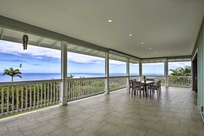 Outdoor dining - 4-bedroom house in enchanting Kailua-Kona with spectacular Pacific Ocean sunsets (Kailua-Kona)