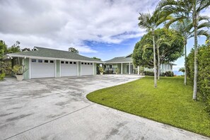 Exterior - 4-bedroom house in enchanting Kailua-Kona with spectacular Pacific Ocean sunsets (Kailua-Kona)