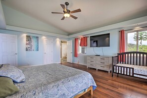 4 bedrooms, desk, iron/ironing board, WiFi